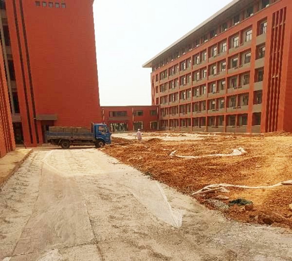 洛陽職業(yè)技術(shù)學(xué)院透水磚工程案例-施工前 洛陽職業(yè)技術(shù)學(xué)院透水磚工程案例-施工前