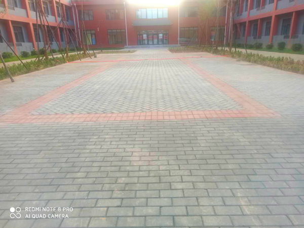 洛陽職業(yè)技術(shù)學(xué)院透水磚工程案例-施工效果展示 洛陽職業(yè)技術(shù)學(xué)院透水磚工程案例-施工效果展示